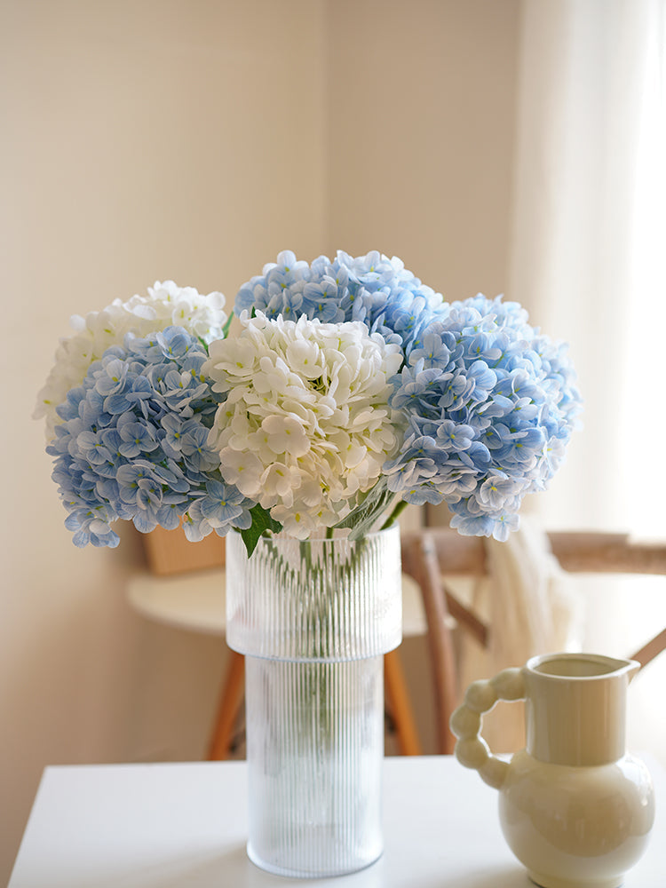 đUlkona keinotekoinen Hydrangea kukkia