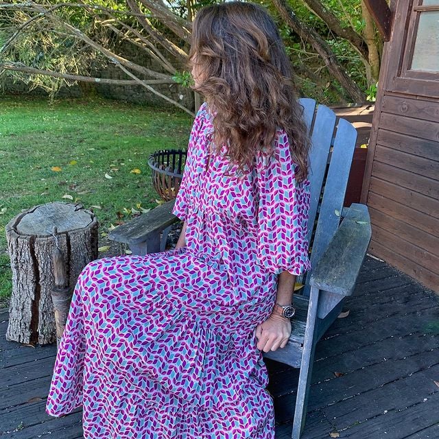 Naisten elegantti boho-mekko puhvihihoilla ja kukkaprintillä