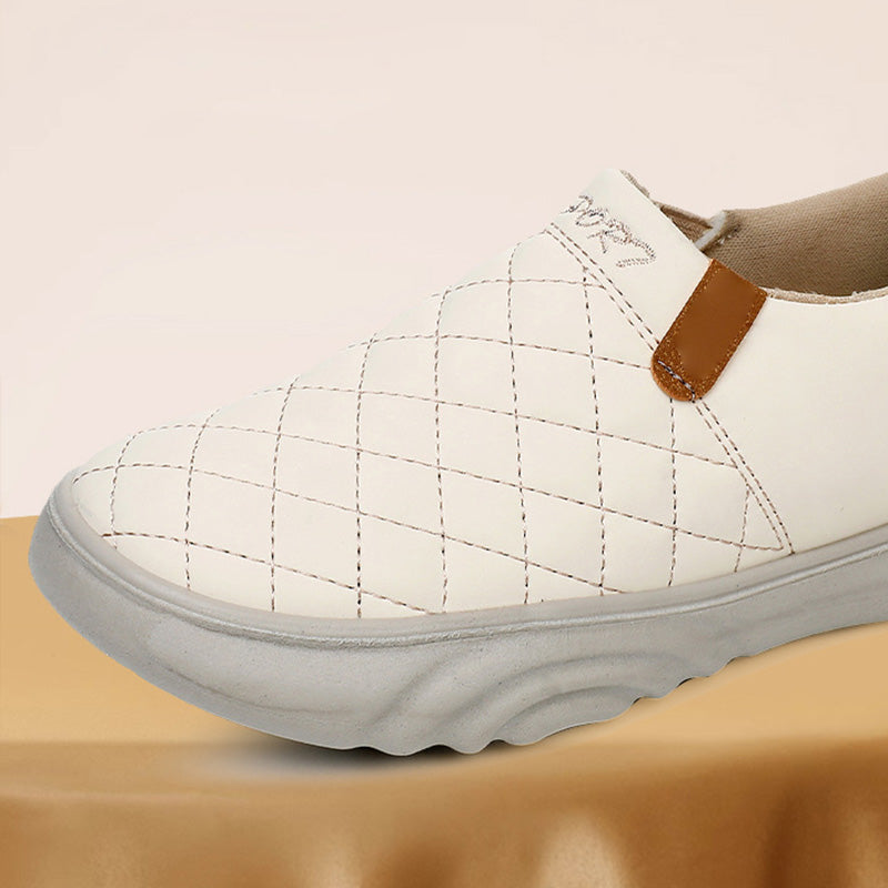 Naisten rennot pyöreäkärkiset slip-on-kengät