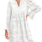 Broderie Anglaise -mekko juhliin A-linjaisella leikkauksella, V-kaula-aukolla ja röyhelöillä