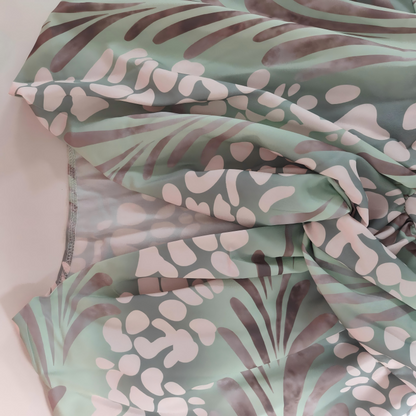 Tyylikäs pitkä painokuvioitu mekko
