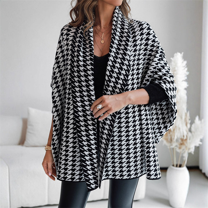Avoin etupuoli Houndstooth-poncho naisille